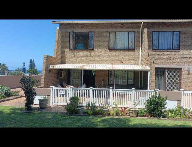 3 BEDROOM APARTMENT FOR SALE IN UVONGO BEACH